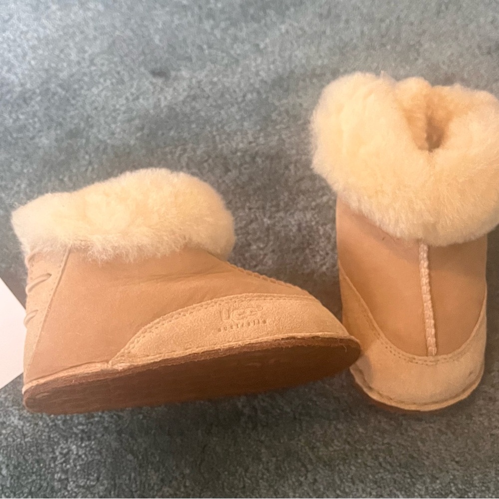 Ugg toddler boot/slipper size L New